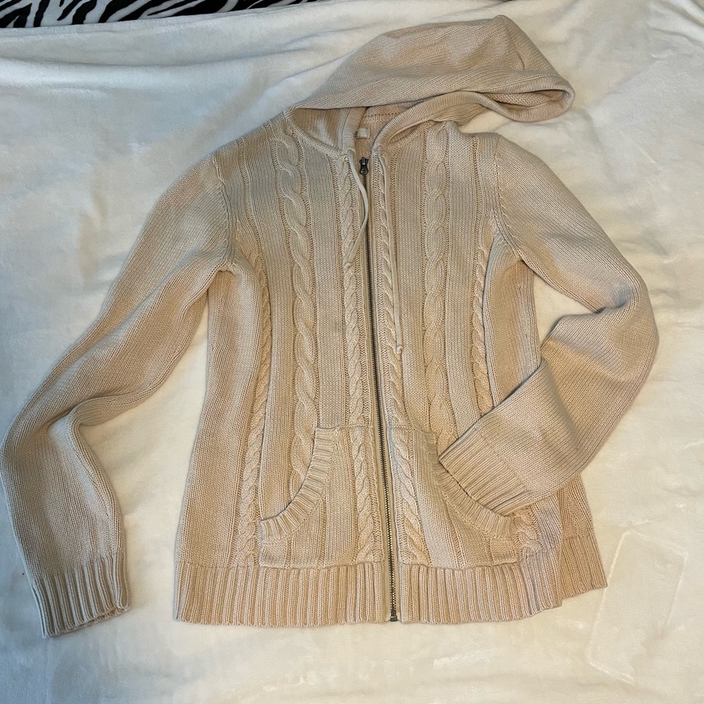 CREAM ZIP UP SWEATER
